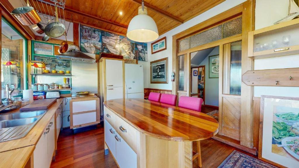 Bluff Hill Lighthouse B&B Napier Exteriör bild